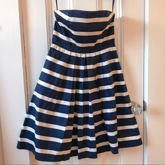 GAP Dresses & Skirts - Gap strapless dress